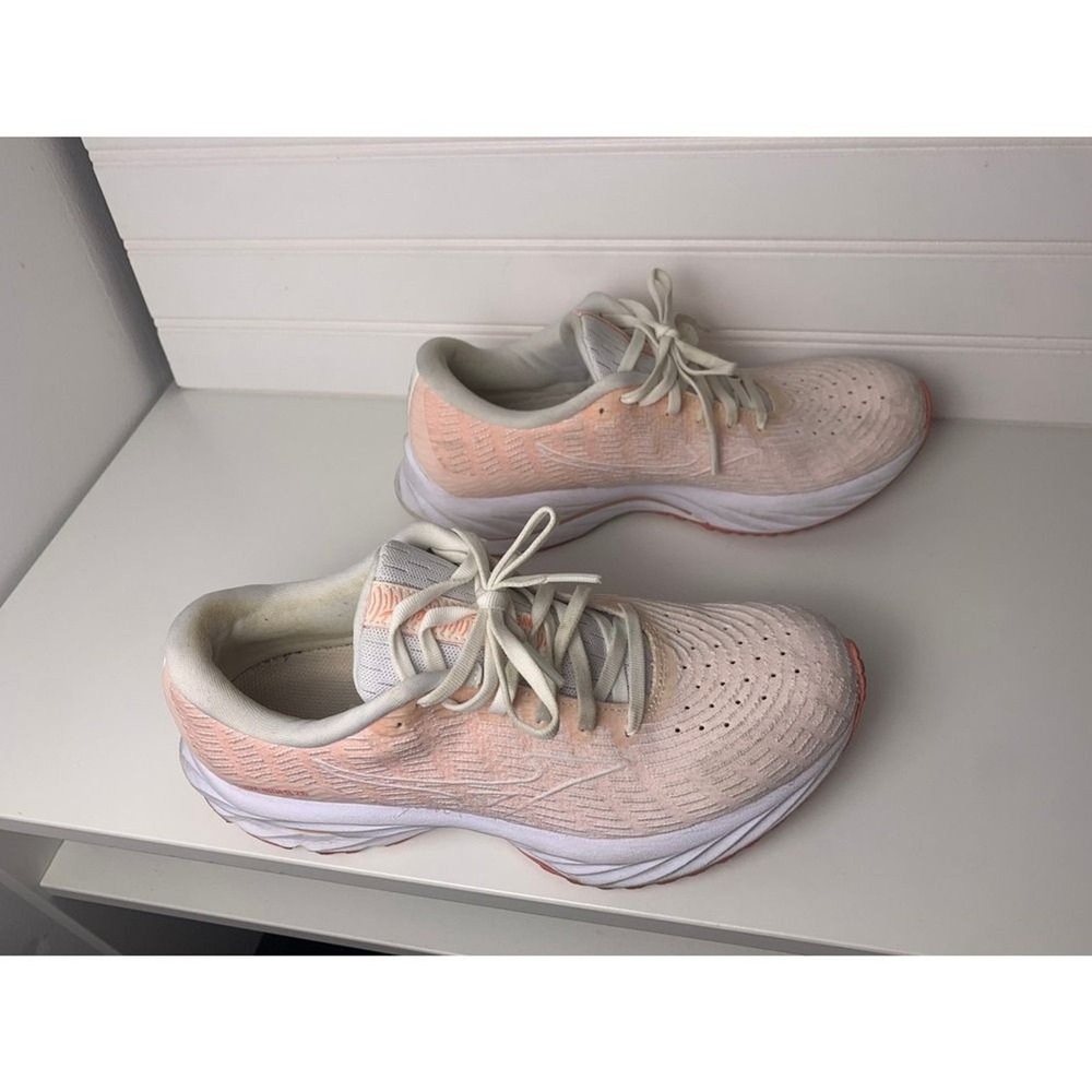 Mizuno Wave Rider 25 Women's Running Shoes Peach White Athletic Sneakers